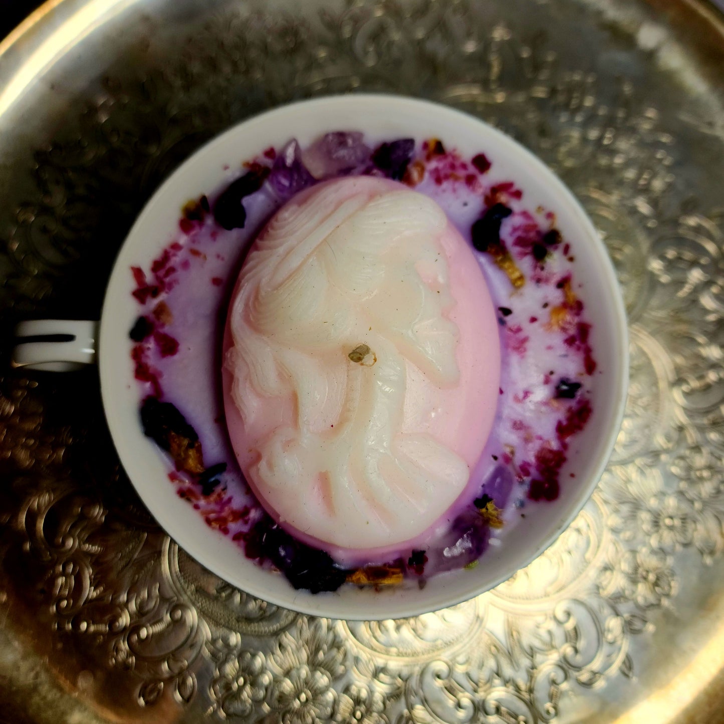 Rosebud Victorian Cameo Skull Teacup Candle